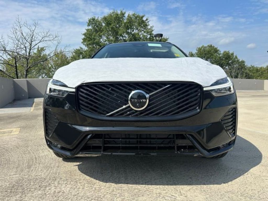 New 2026 Volvo XC60 B5 Plus SUV