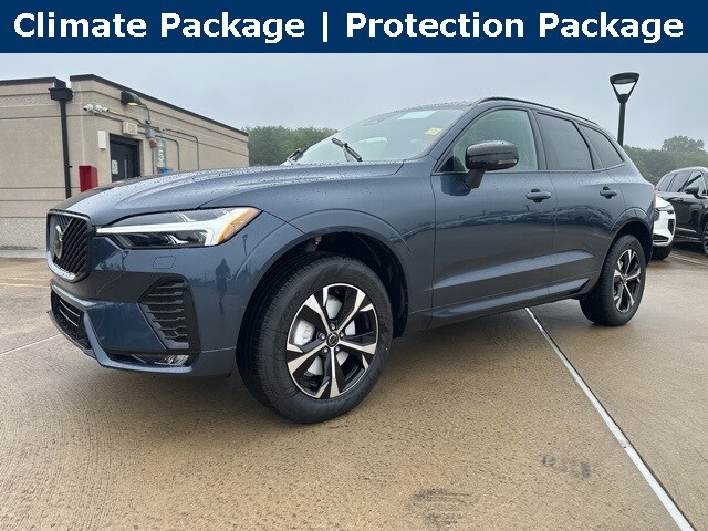 2026 Volvo XC60 B5 Core photo 2