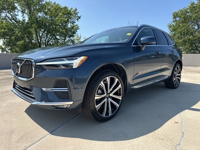 2023 Volvo XC60 Ultimate photo 3