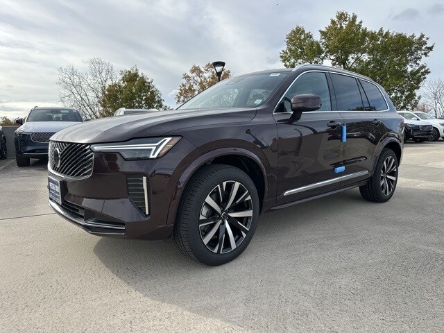 2026 Volvo XC90 Core photo 3