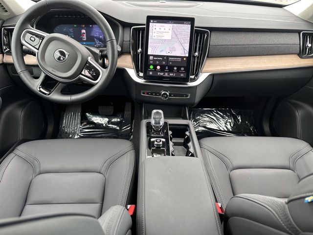 2026 Volvo XC90 Plus - Photo 13