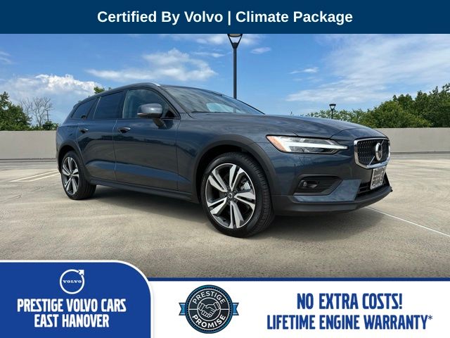2025 Volvo V60 Cross Country