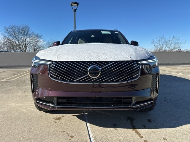 2026 Volvo XC90 Plus photo 2