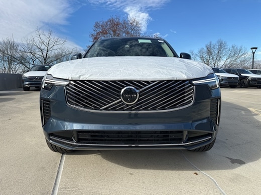 2026 Volvo XC90 B5 Plus AWD photo 4