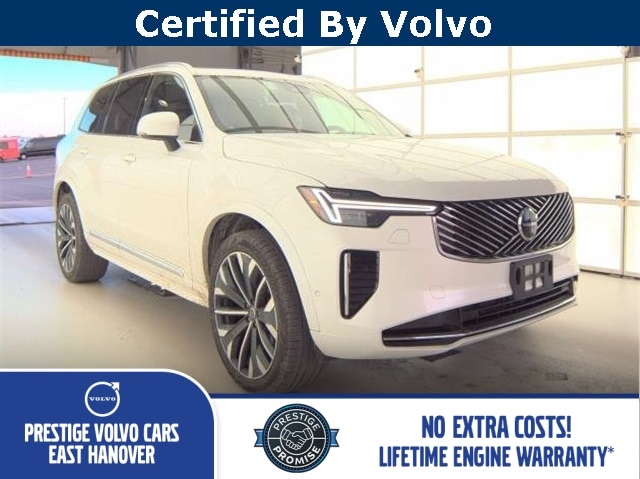 2025 Volvo XC90 Plus's photo