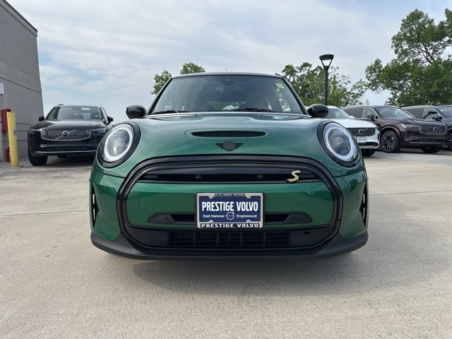 Used 2023 MINI Hardtop 2 Door SE with VIN WMW13DJ04P2T19527 for sale in East Hanover, NJ