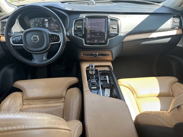 2016 Volvo XC90 T8 Inscription photo 3