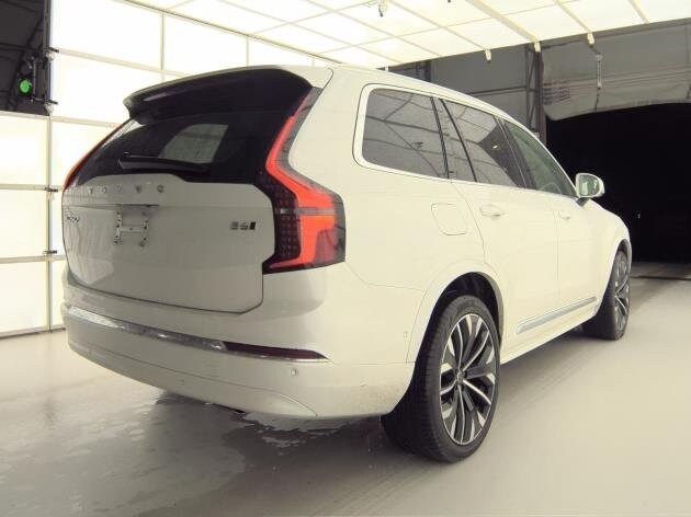 2025 Volvo XC90 Plus photo 3