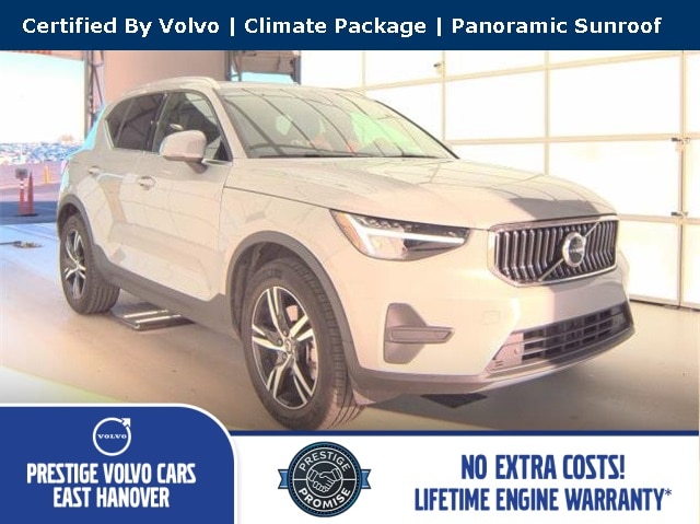 2025 Volvo XC40 Core