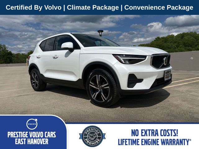 2023 Volvo XC40 B5 Core AWD's photo