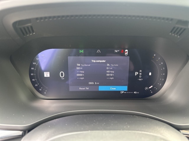 2026 Volvo XC60 B5 Plus photo 4