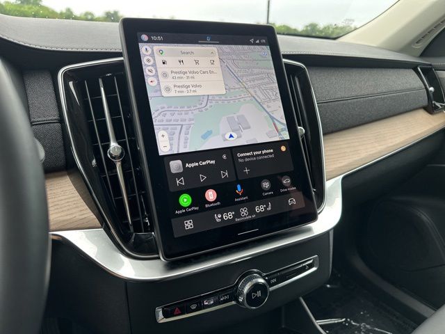2026 Volvo XC90 Plus - Photo 17
