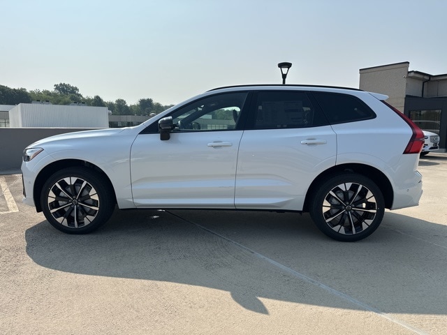 2026 Volvo XC60 B5 Plus photo 4