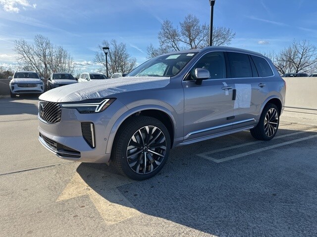 2026 Volvo XC90 Plus photo 2