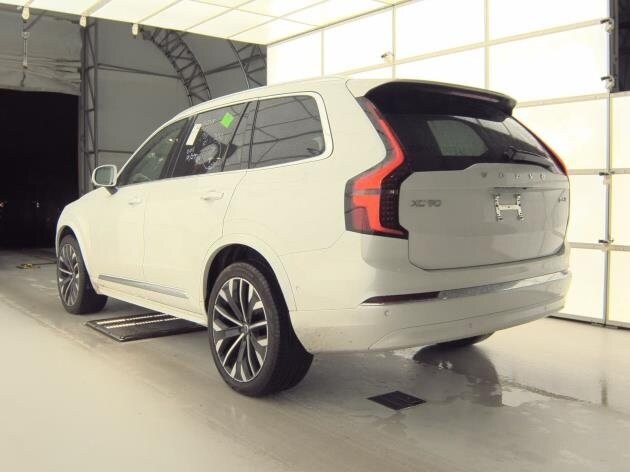 2025 Volvo XC90 Plus photo 2