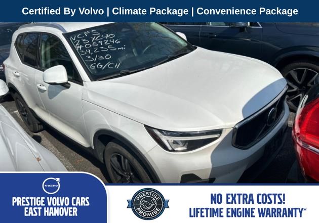 2023 Volvo XC40 Core