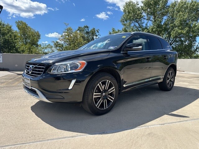 2017 Volvo XC60 T5 Dynamic photo 2