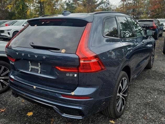 2023 Volvo XC60 B5 Plus photo 4