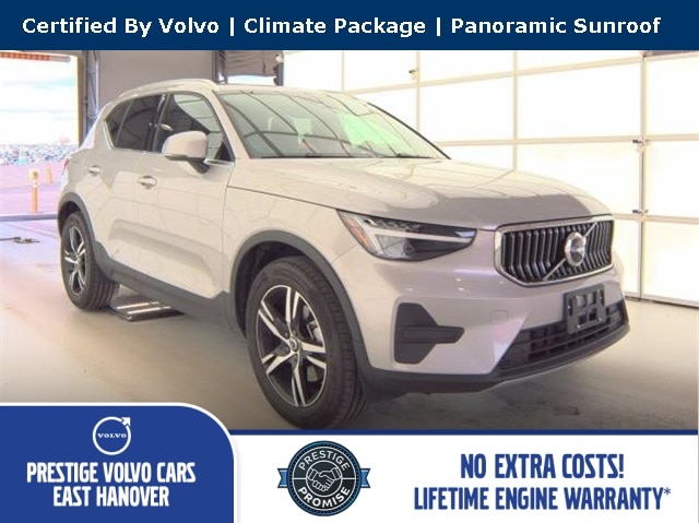 2025 Volvo XC40 Core's photo