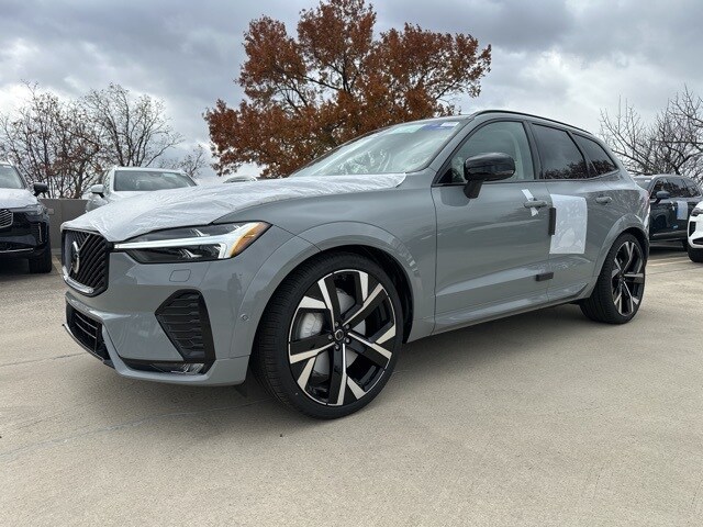 2026 Volvo XC60 B5 photo 3