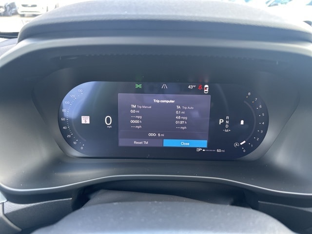 2026 Volvo XC40 Plus photo 4