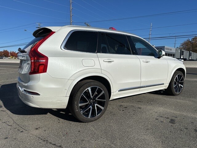 2024 Volvo XC90 Plus photo 2