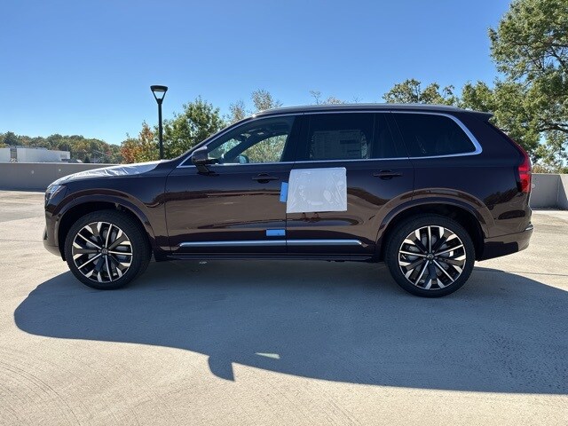 2026 Volvo XC90 Core photo 3