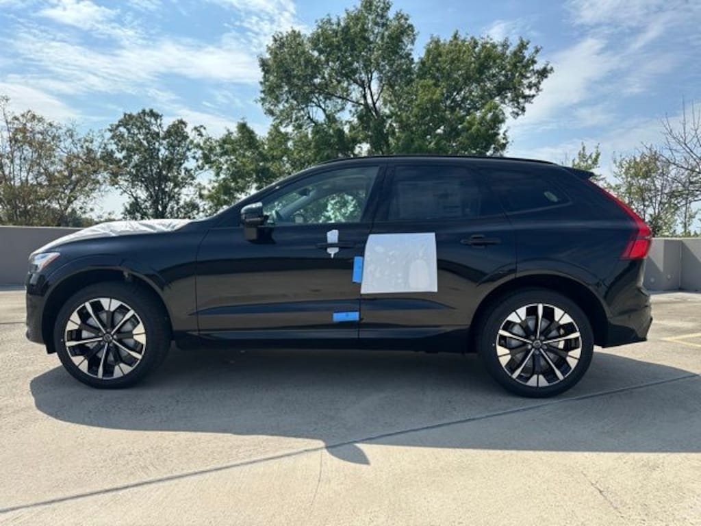 New 2026 Volvo XC60 B5 Plus SUV