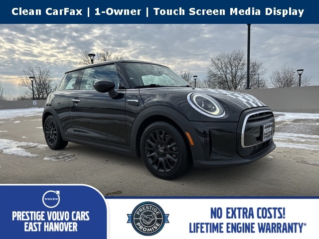 2023 MINI Hardtop 2 Door Base's photo