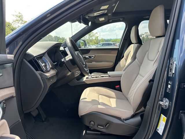 2026 Volvo XC90 Plus - Photo 14