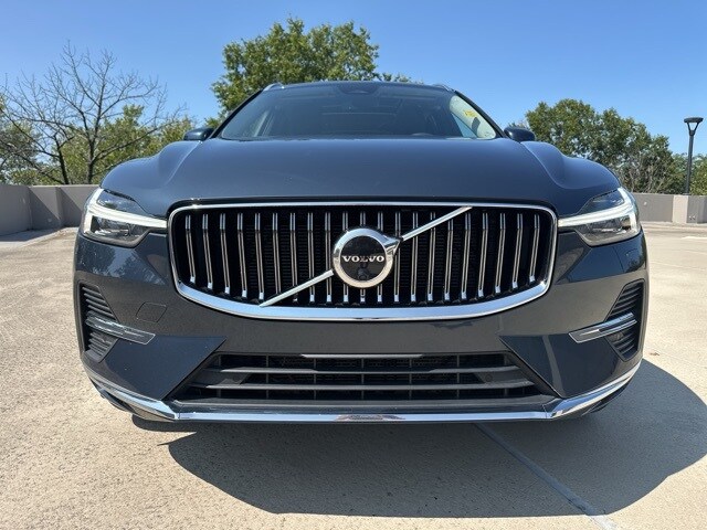 2023 Volvo XC60 Ultimate photo 2