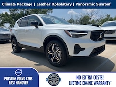 2026 Volvo XC40 B5 Core SUV