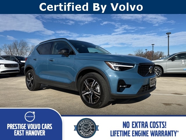 2023 Volvo XC40 Plus's photo
