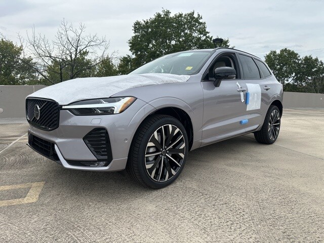 2026 Volvo XC60 B5 photo 3