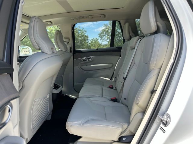2026 Volvo XC90 Ultra - Photo 12