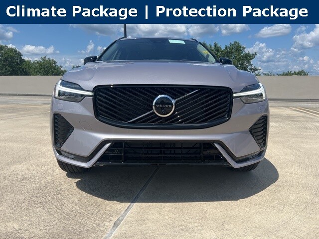 2026 Volvo XC60 B5 Plus photo 2