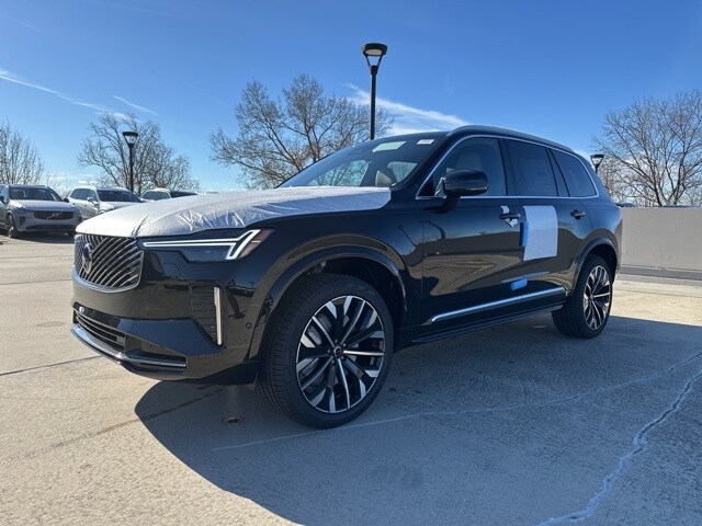 2026 Volvo XC90 Plus photo 3