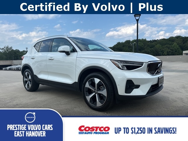 2025 Volvo XC40 B5 Plus Bright Theme