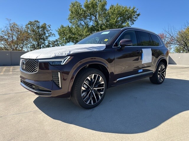 2026 Volvo XC90 Core photo 2