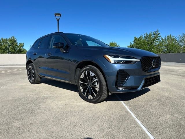 2026 Volvo XC60 B5 Plus Dark AWD's photo