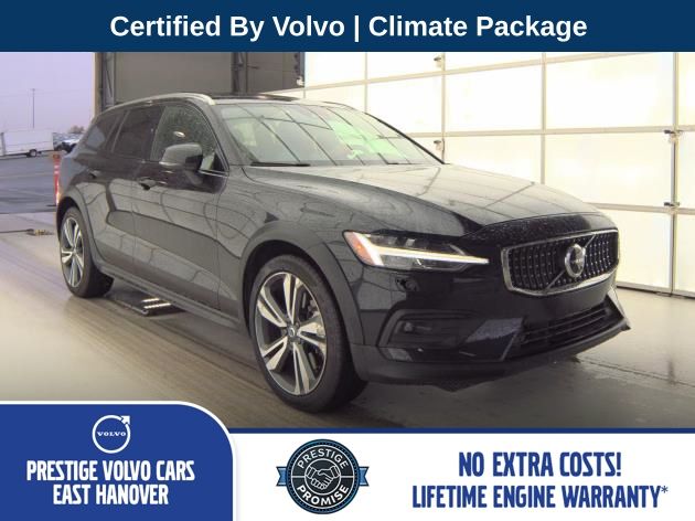 2025 Volvo V60 Cross Country B5 Plus AWD's photo