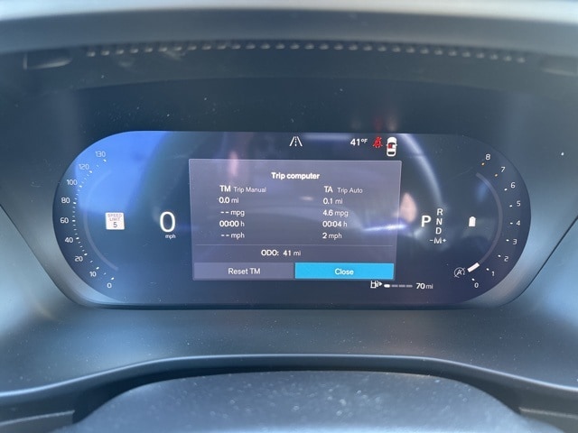 2026 Volvo XC40 photo 3