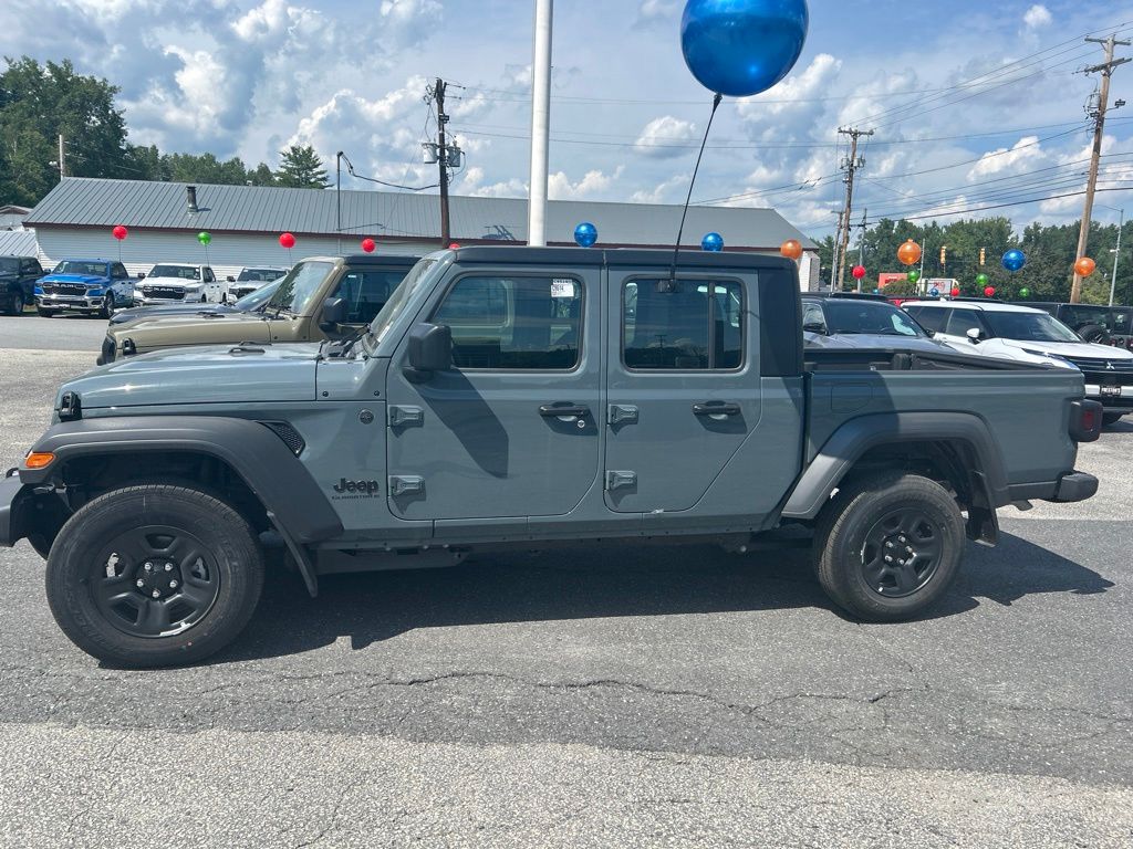 2026 Jeep Gladiator Sport - Photo 2