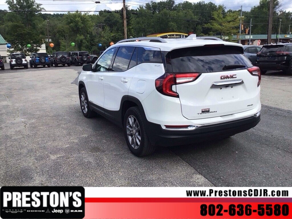 Used 2024 GMC Terrain SLT SUV