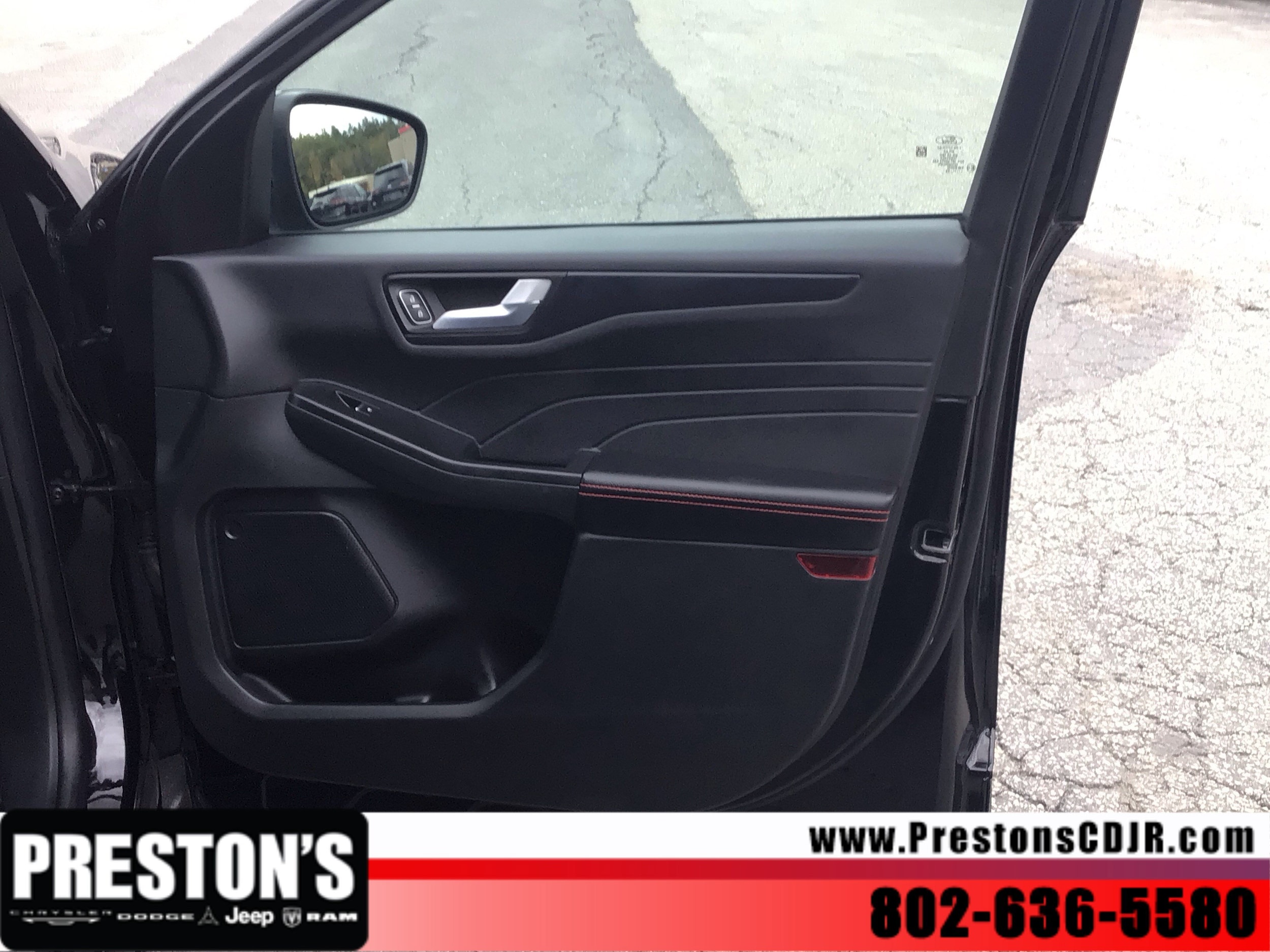 2025 Ford Escape ST-Line Select - Photo 17