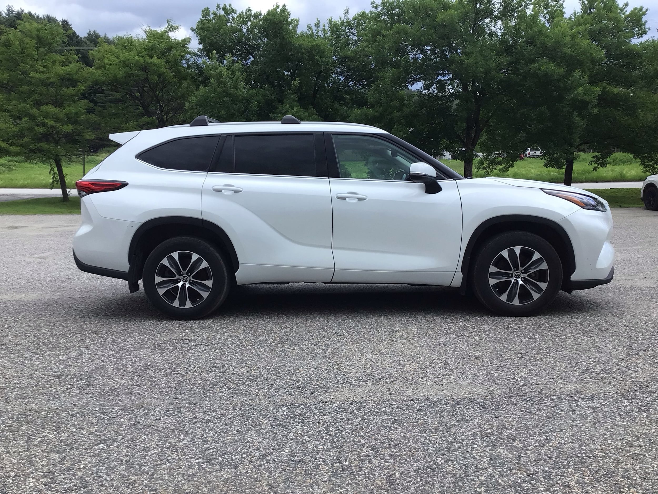 2022 Toyota Highlander XLE - Photo 8