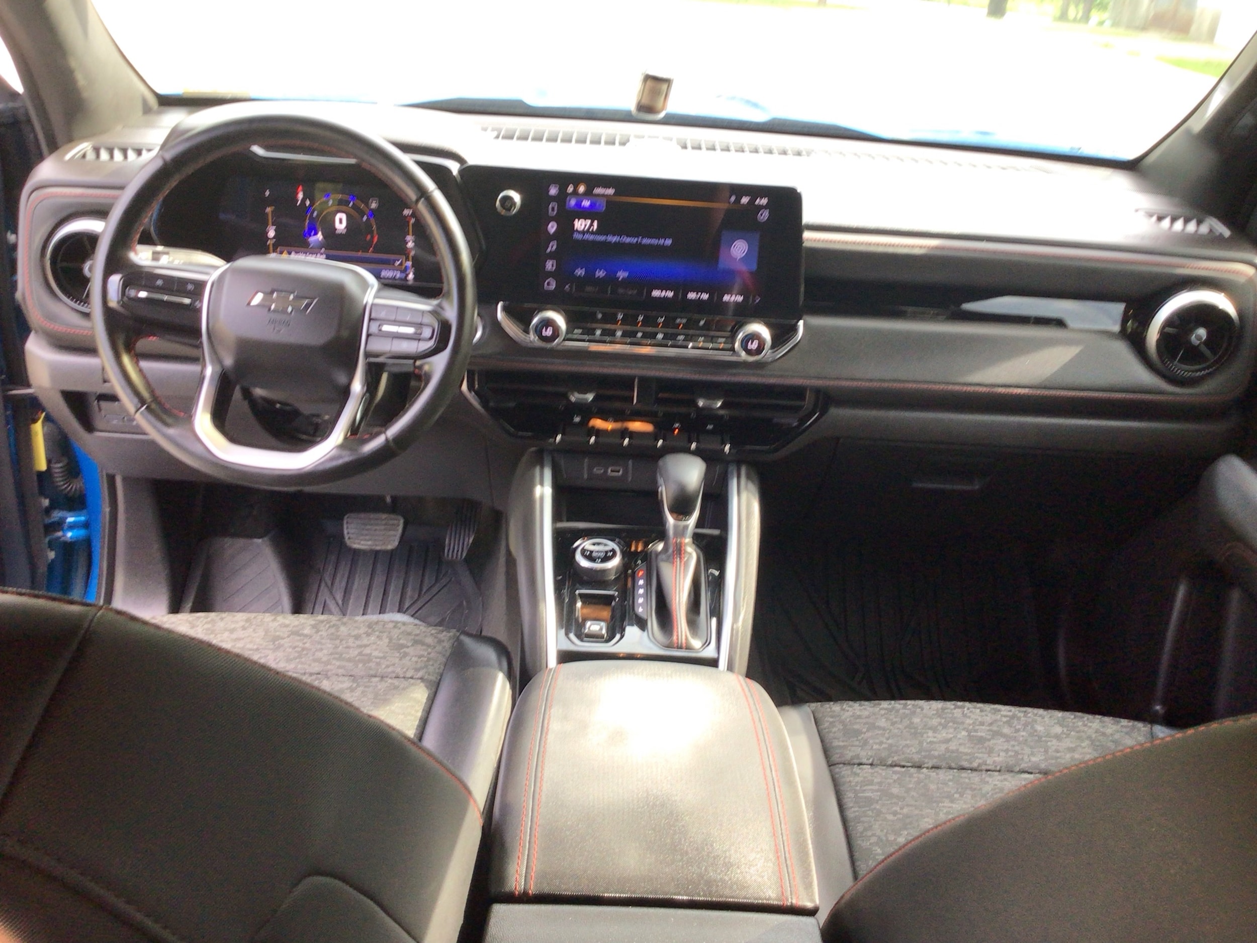 2023 Chevrolet Colorado Z71 - Photo 16