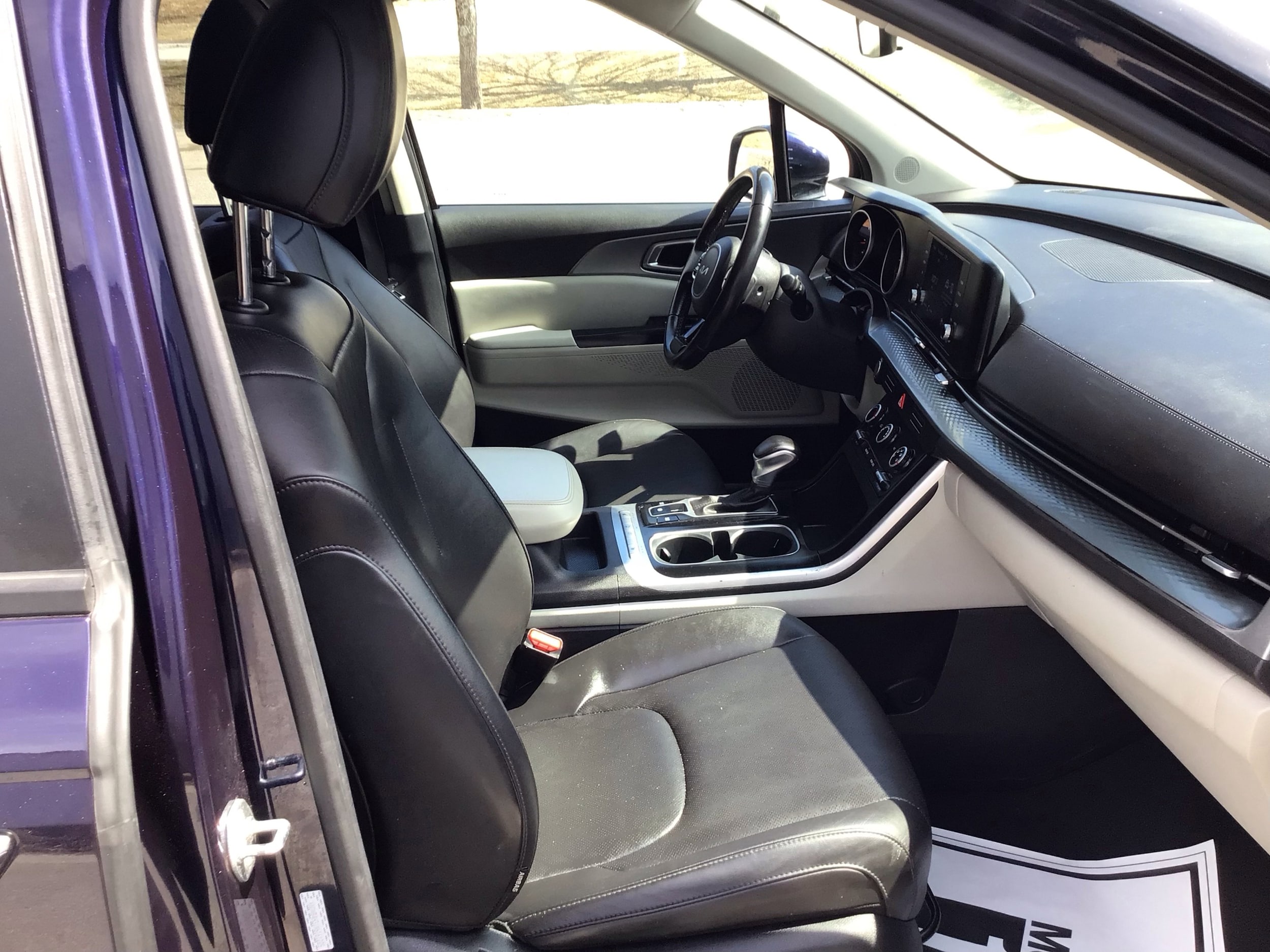 2022 Kia Carnival LX Seat Pkg - Photo 27