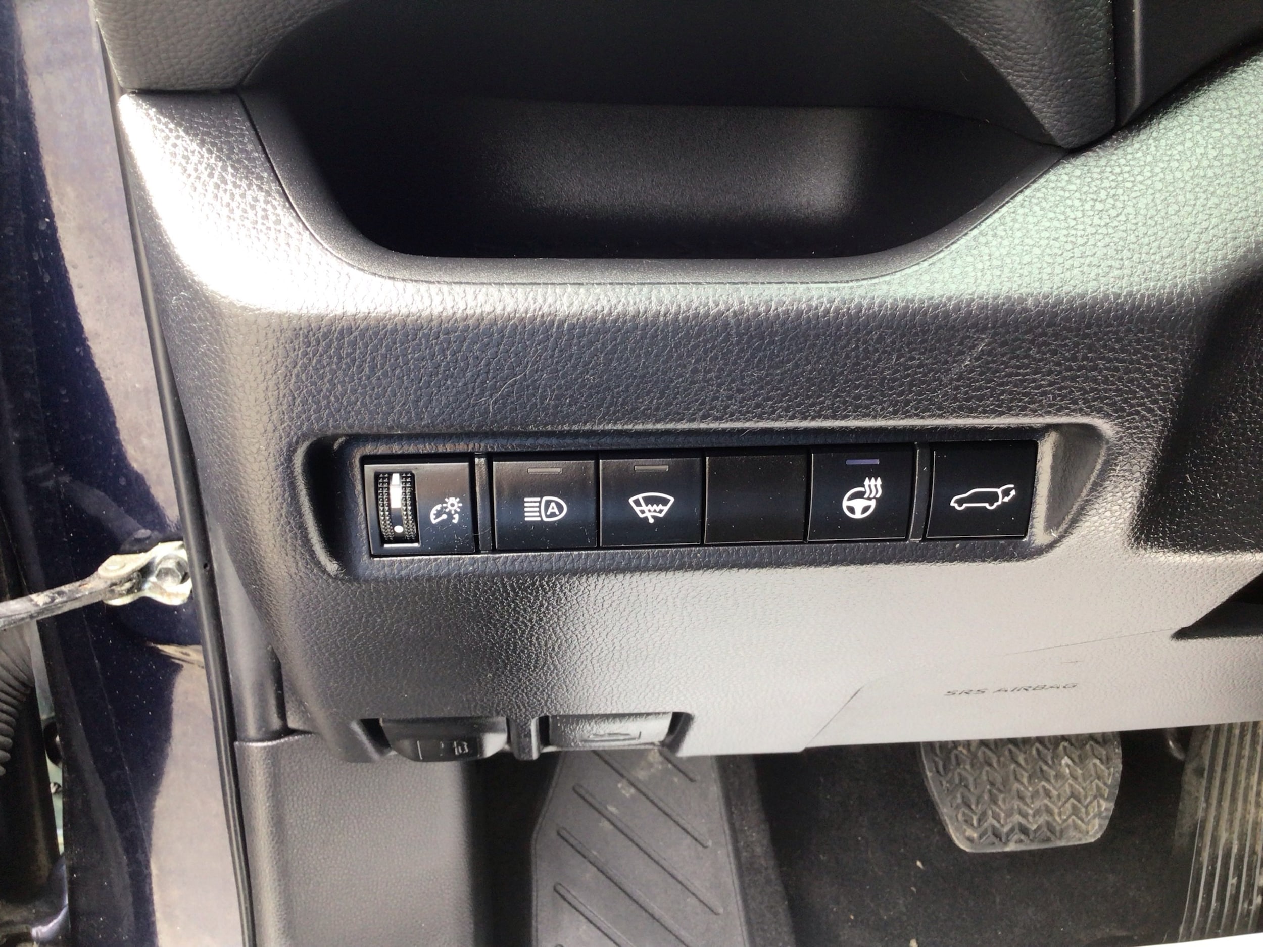 2022 Toyota RAV4 XLE - Photo 23