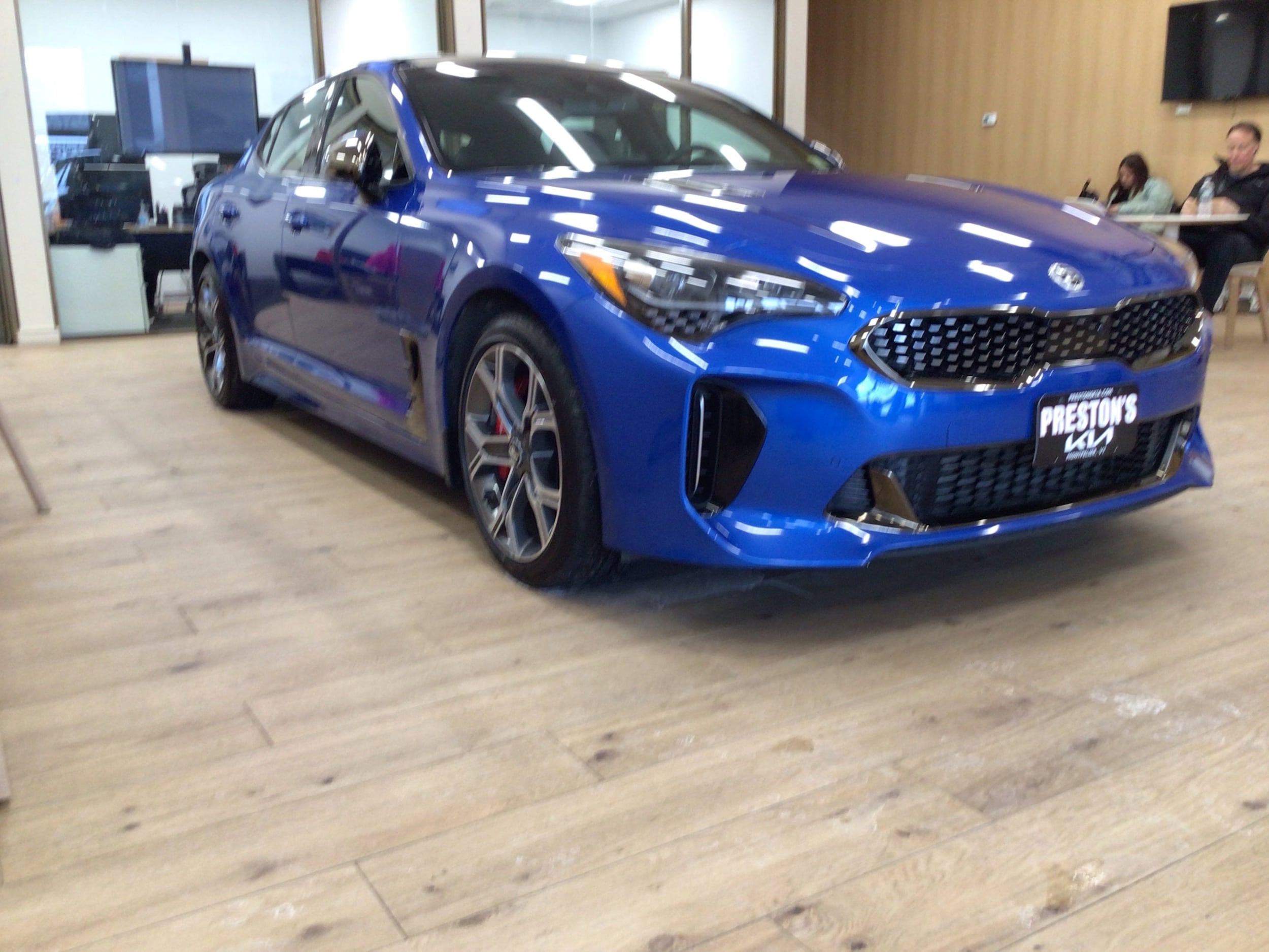 2019 Kia Stinger GT2's photo